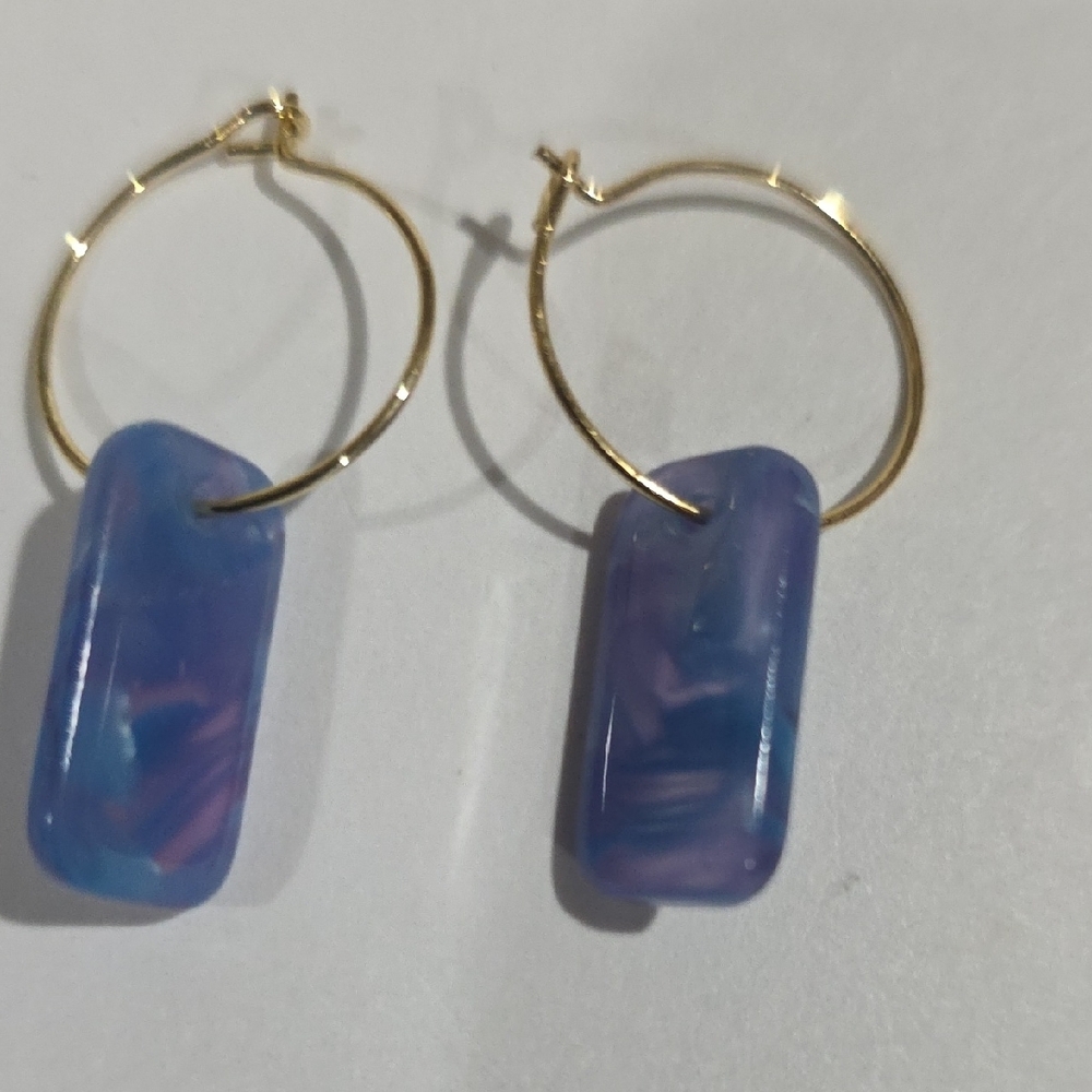 Gold Hoop Earrings with Blue Marbled Resin Accent – Elegant Women’s Jewelry - Picture 6 of 10